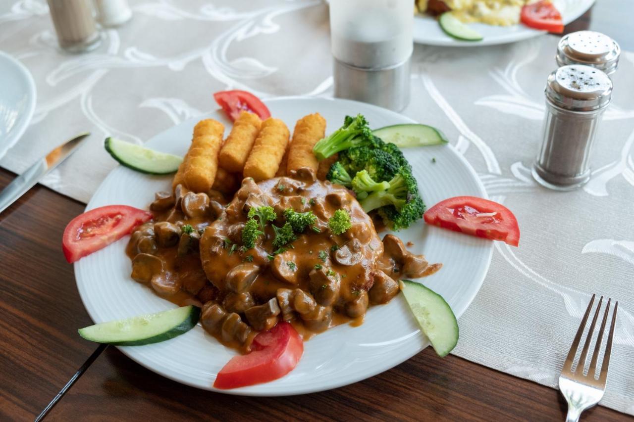 Schnitzelhaus Und Pension Stadt Rosbach Росбах-фор-дер-Хёэ Экстерьер фото