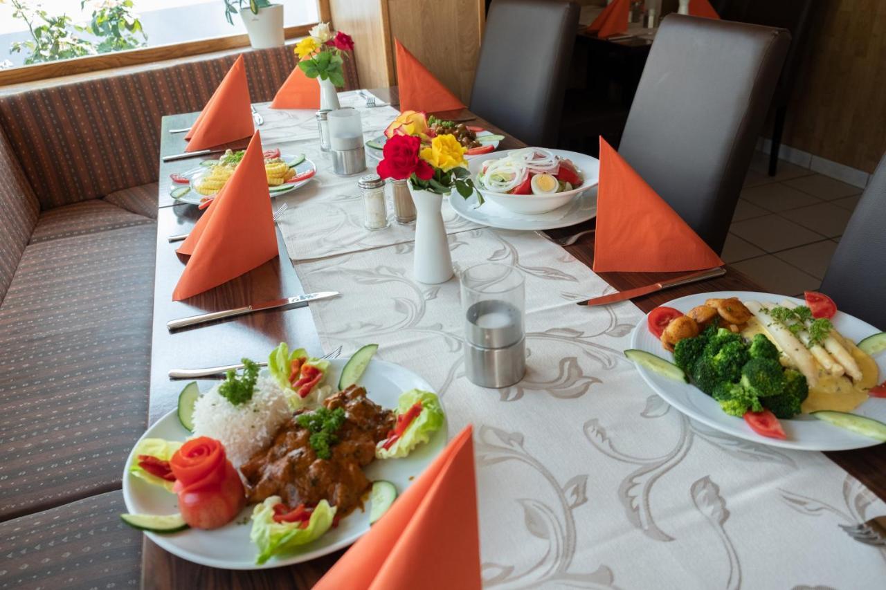 Schnitzelhaus Und Pension Stadt Rosbach Росбах-фор-дер-Хёэ Экстерьер фото